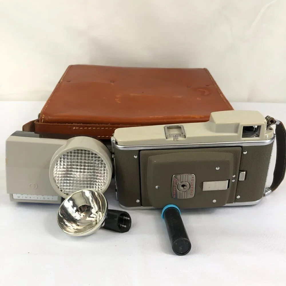 Vintage Polaroid Model 80 Land Camera With Wink Light And Flash In Case